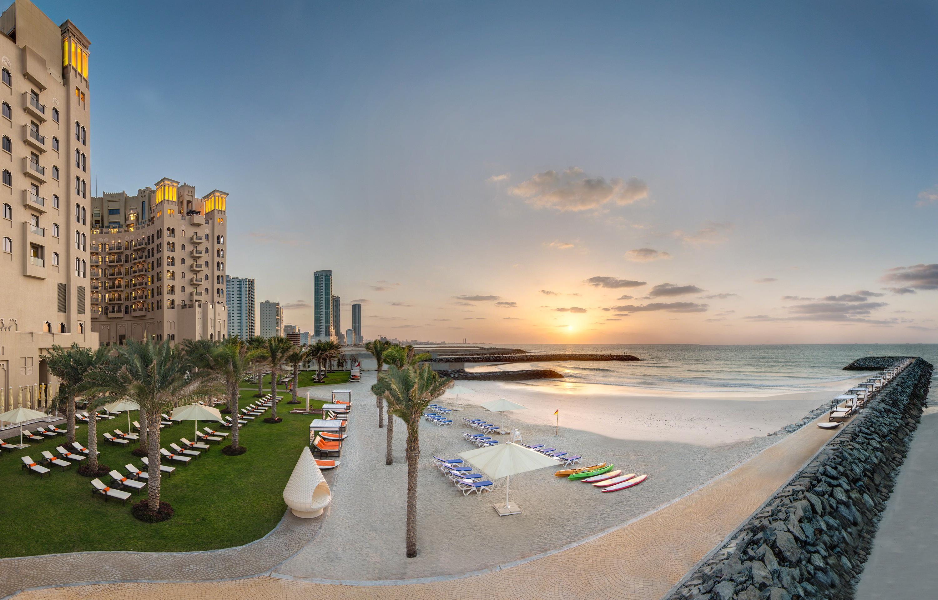 Bahi Ajman Palace Hotel Luaran gambar Beach at Jumeirah Beach Residence