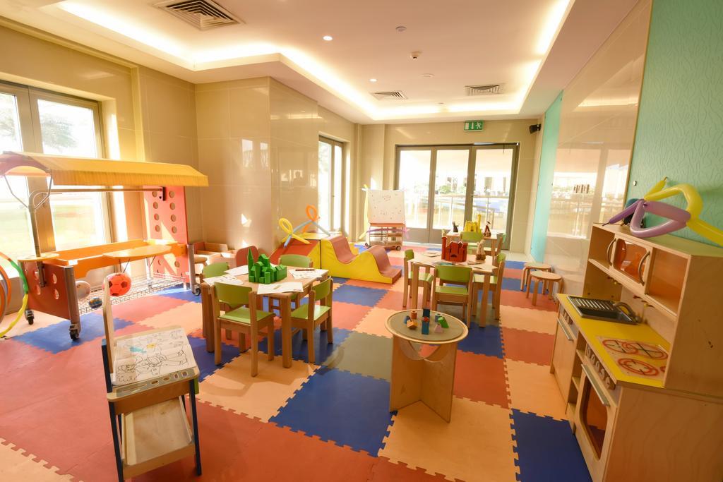 Bahi Ajman Palace Hotel Luaran gambar A nursery in Dubai