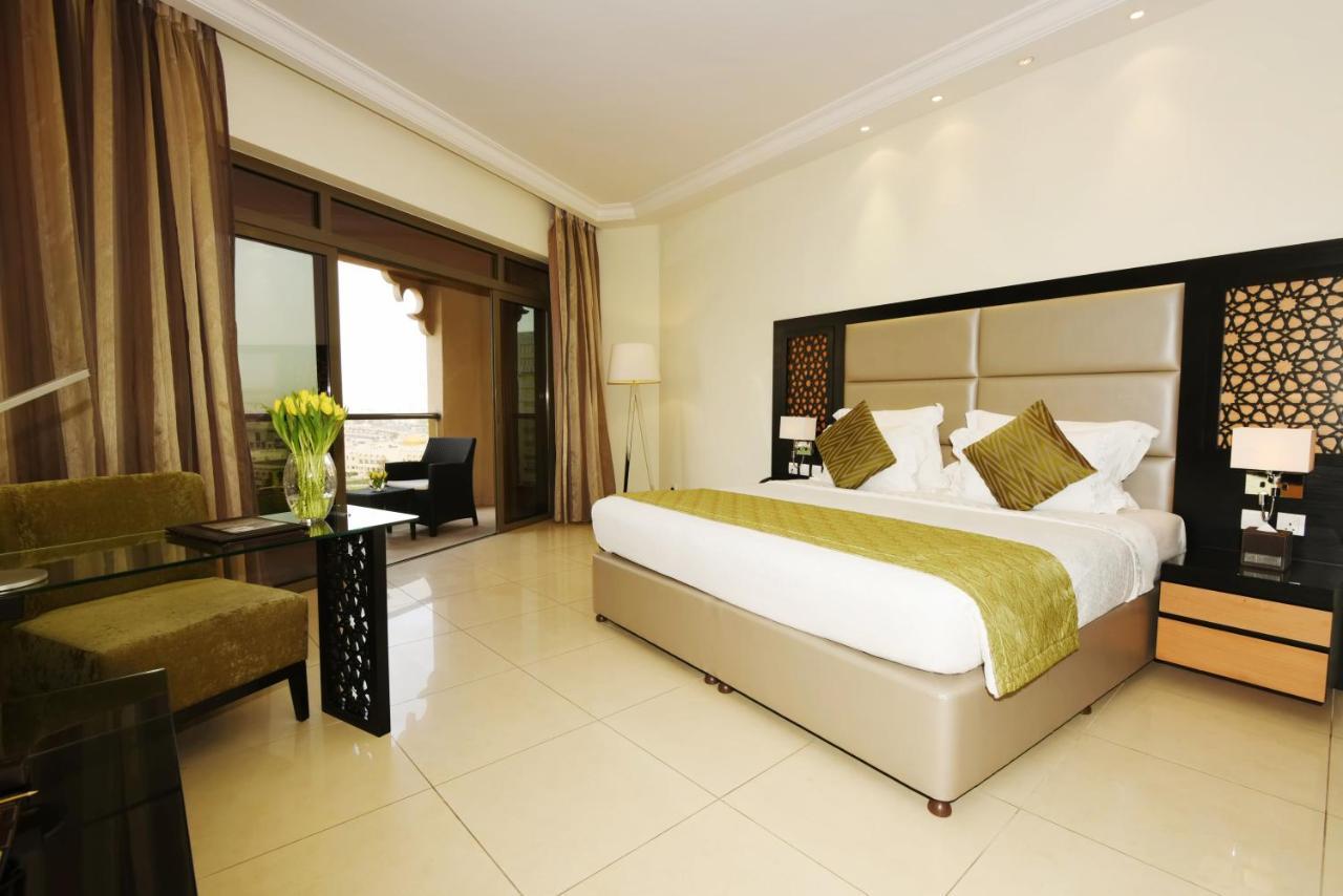 Bahi Ajman Palace Hotel Luaran gambar A room at the hotel