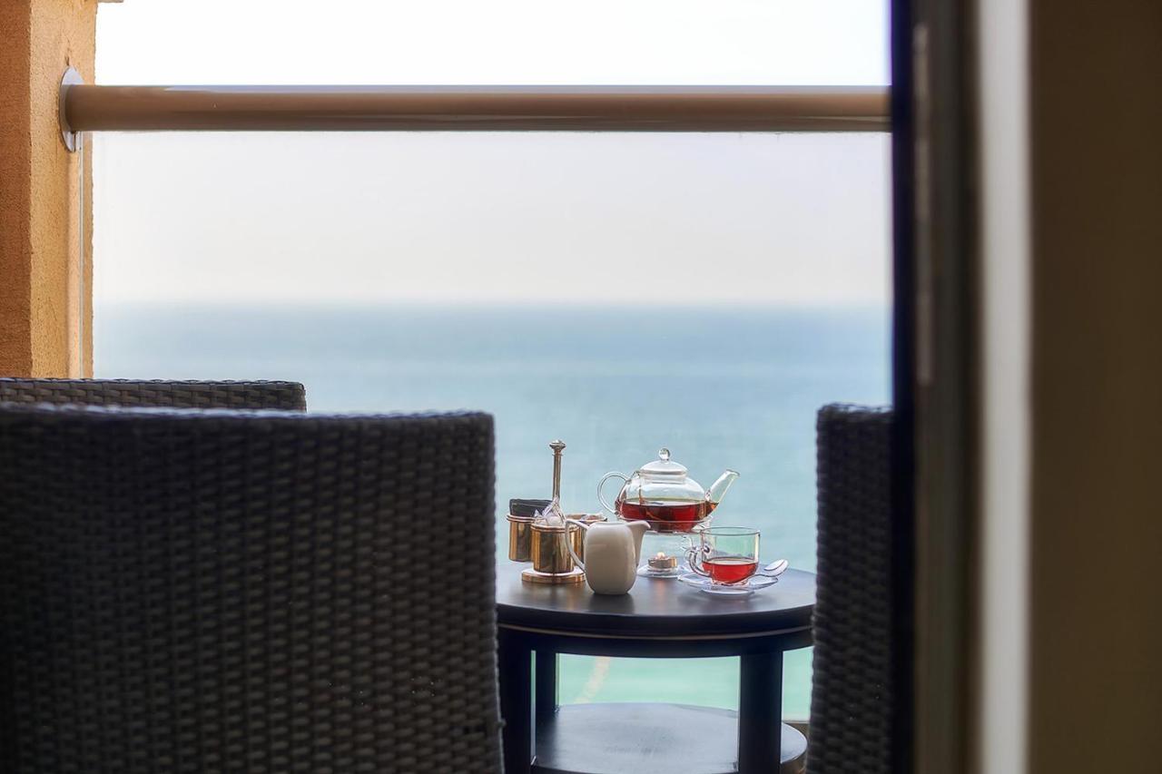Bahi Ajman Palace Hotel Luaran gambar View from the lounge